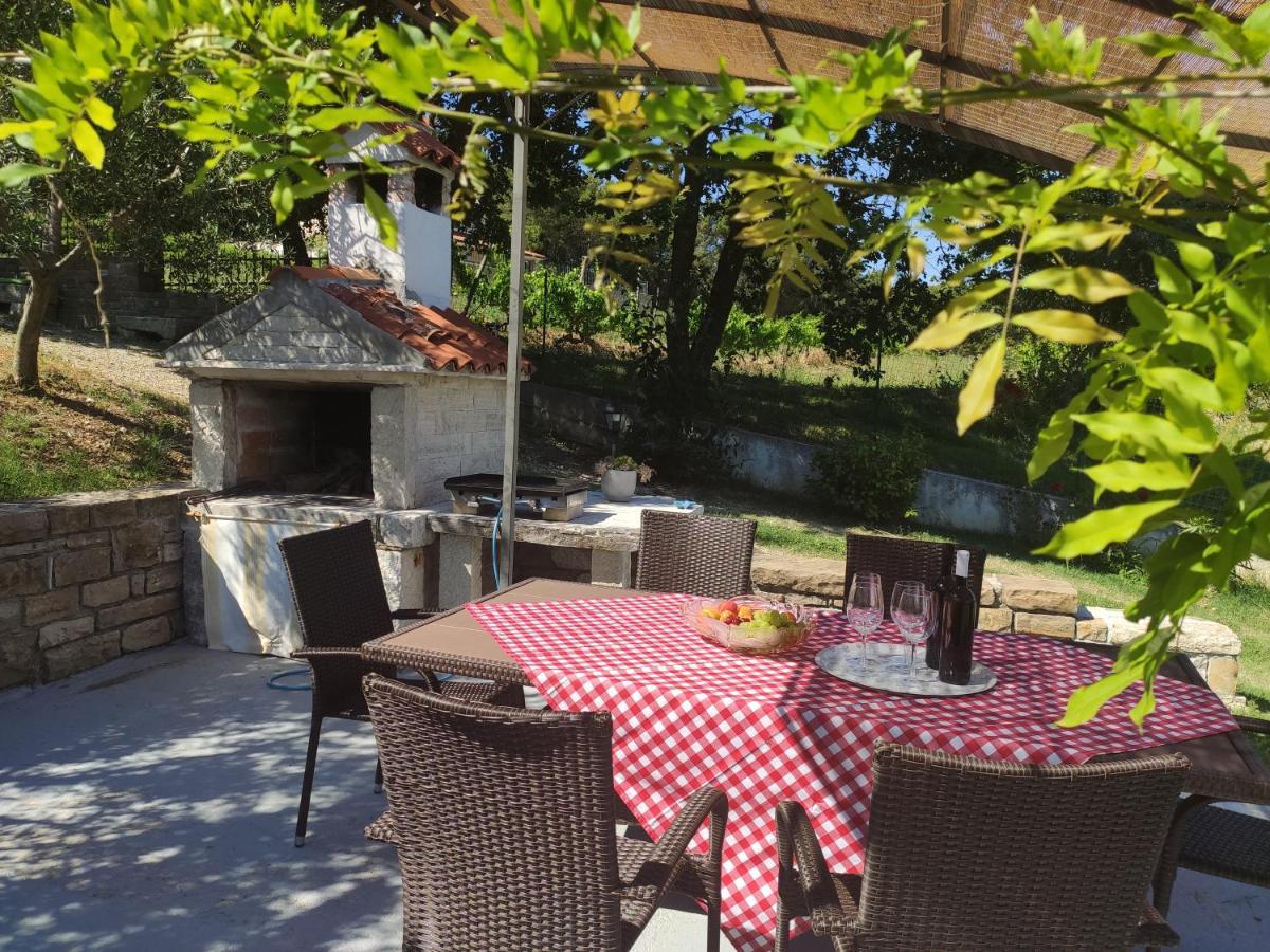 Apartment Mita Groznjan Bagian luar foto